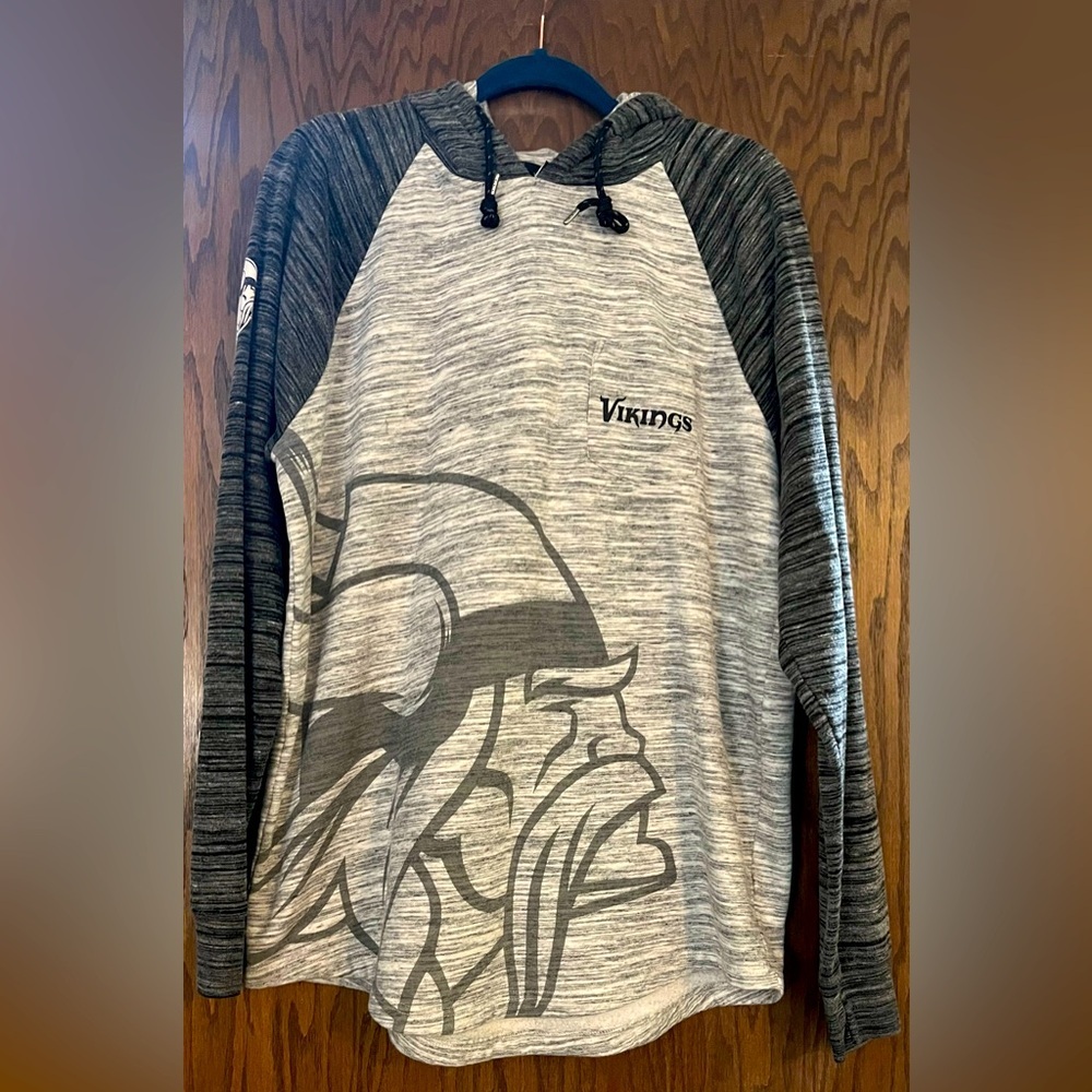 NFL Team Apparel Women's Vikings Sweatshirt
